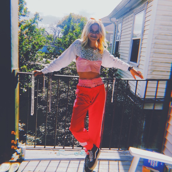 Meet your Posher, Gabi - Picture 7 of 8